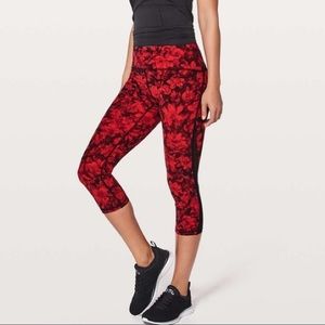 Lululemon Red Floral Capri Leggings size 4